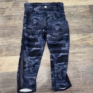 Lululemon Leggings Wunder Under Crop Full-On Luxtreme Size 6 Inseam 17.5”